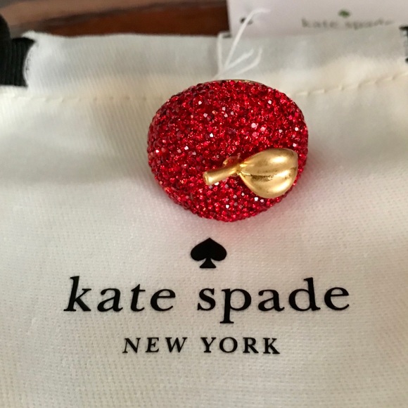 ❌SOLD❌NWT•Kate Spade•Crystal Apple Cocktail Ring - Picture 2 of 8